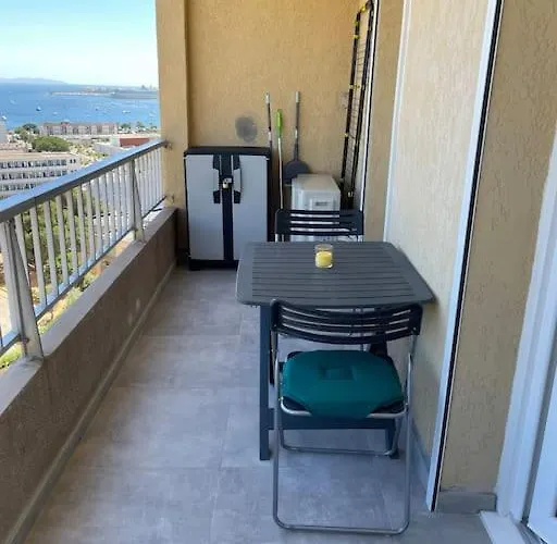 Le Pélican Magnifique F2 Ajaccio (Corsica)